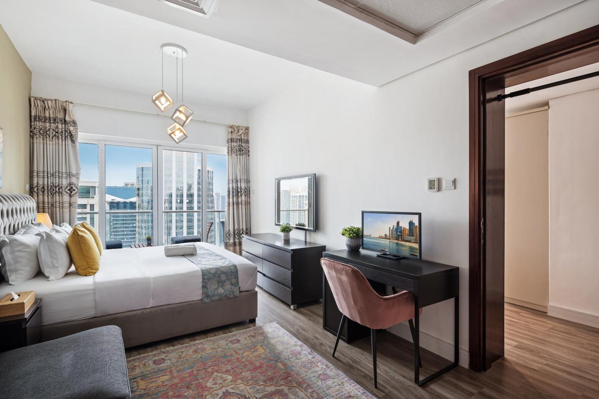 Modern & Spacious 2-Bed Condo With Panoramic Lake Views, Dual Balconies, Steps From Dubai Jlt Metro By "La Buena Vida Holiday Homes" Екстериор снимка