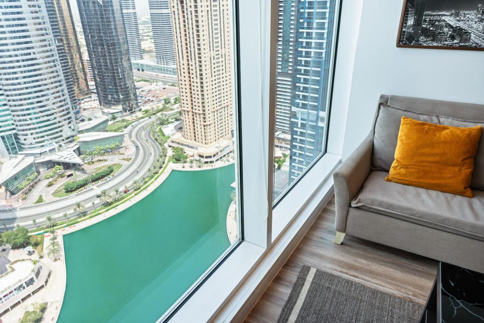 Modern & Spacious 2-Bed Condo With Panoramic Lake Views, Dual Balconies, Steps From Dubai Jlt Metro By "La Buena Vida Holiday Homes" Екстериор снимка
