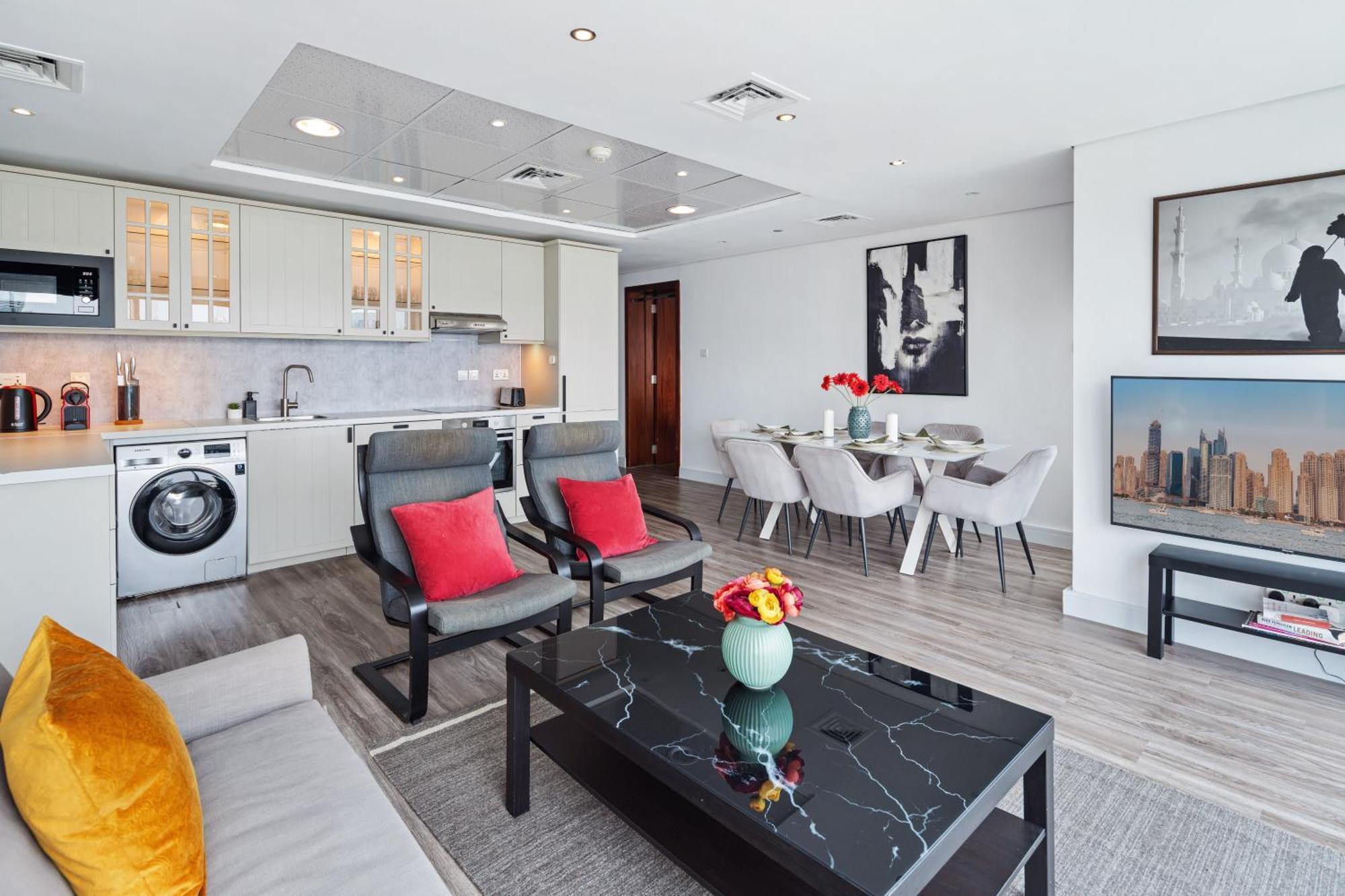 Modern & Spacious 2-Bed Condo With Panoramic Lake Views, Dual Balconies, Steps From Dubai Jlt Metro By "La Buena Vida Holiday Homes" Екстериор снимка