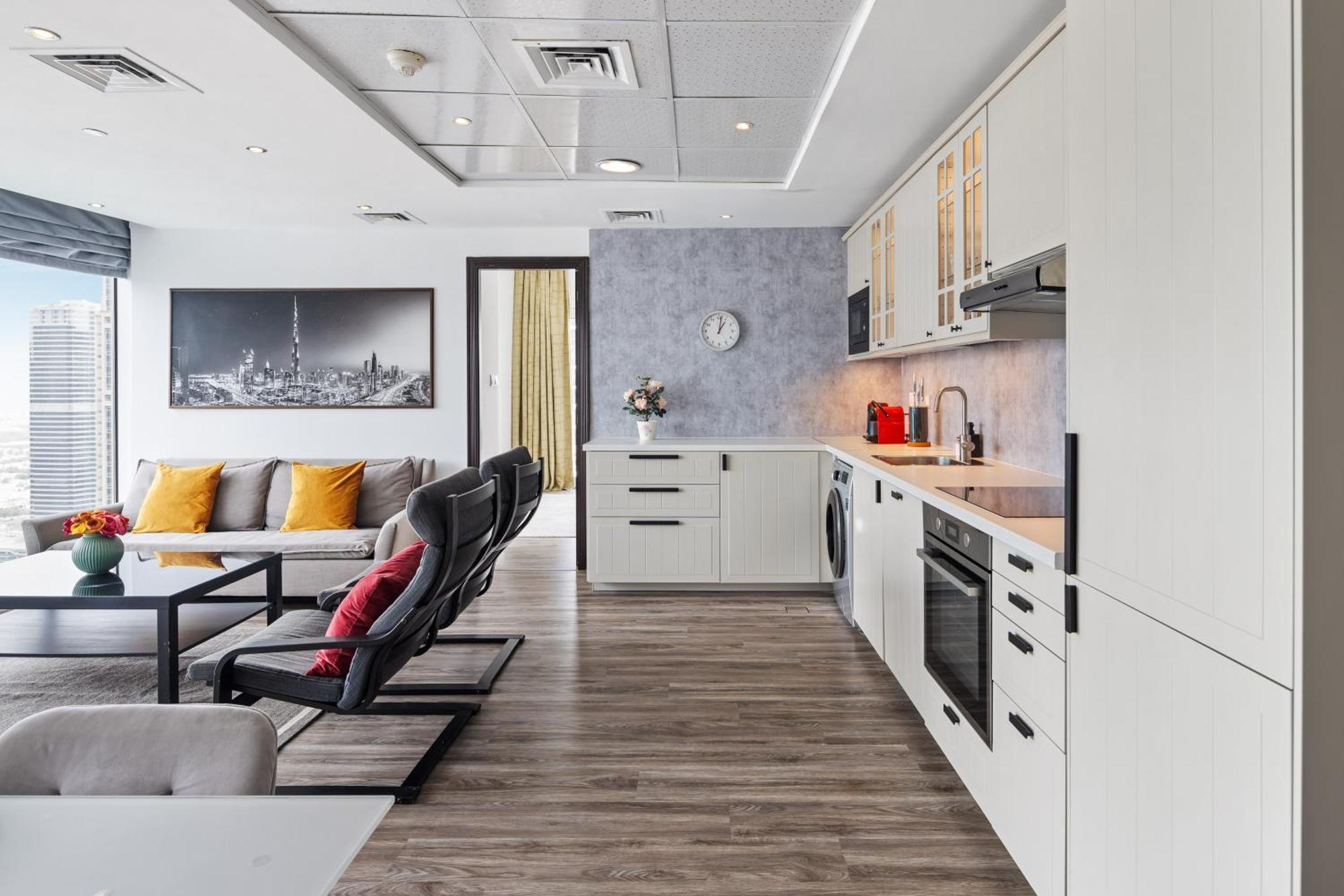 Modern & Spacious 2-Bed Condo With Panoramic Lake Views, Dual Balconies, Steps From Dubai Jlt Metro By "La Buena Vida Holiday Homes" Екстериор снимка