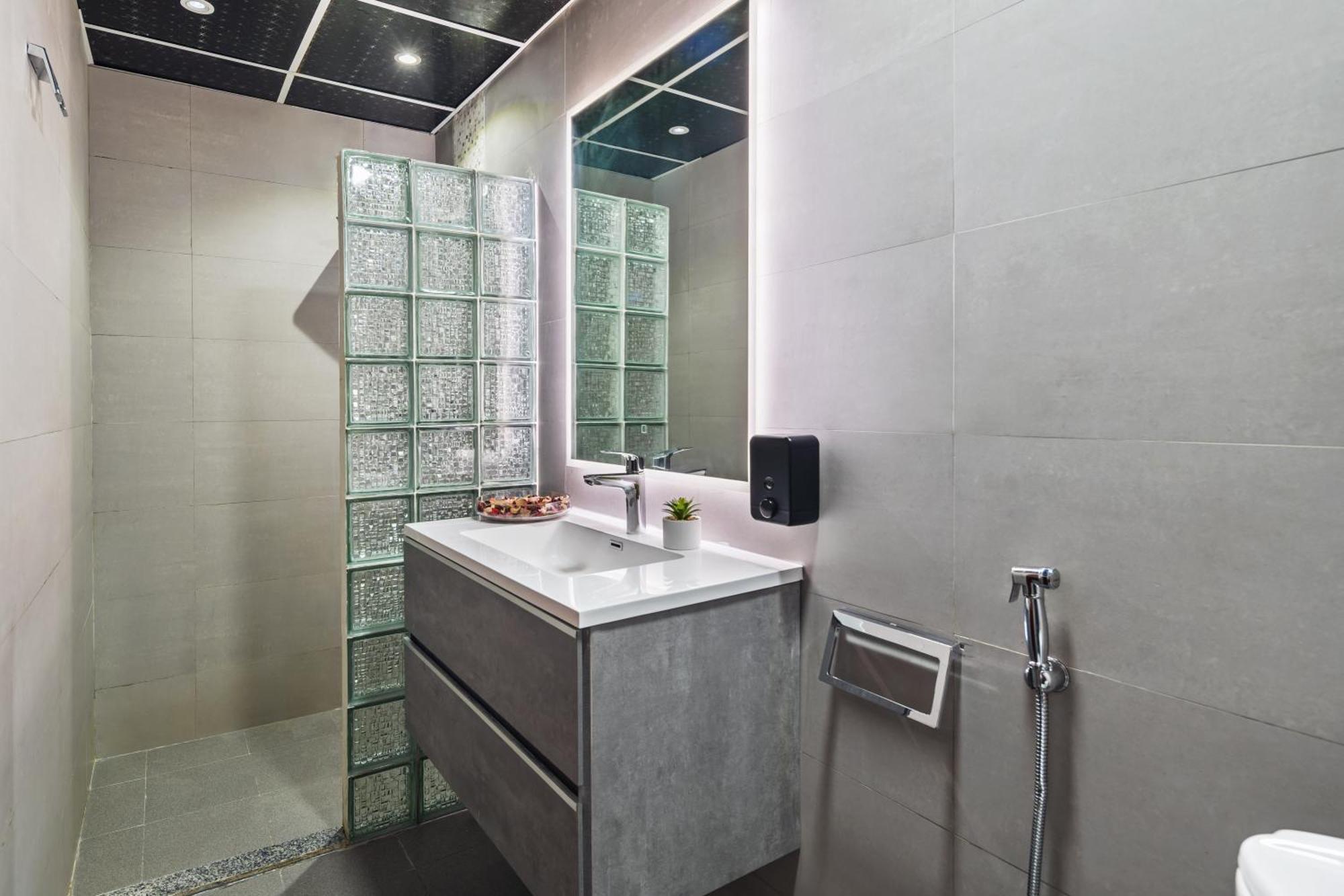 Modern & Spacious 2-Bed Condo With Panoramic Lake Views, Dual Balconies, Steps From Dubai Jlt Metro By "La Buena Vida Holiday Homes" Екстериор снимка