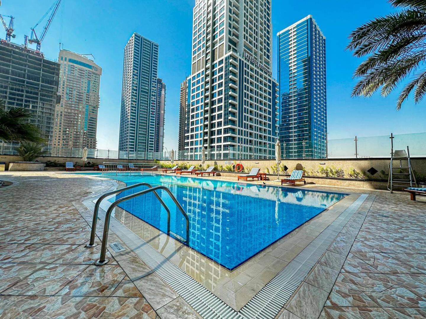 Modern & Spacious 2-Bed Condo With Panoramic Lake Views, Dual Balconies, Steps From Dubai Jlt Metro By "La Buena Vida Holiday Homes" Екстериор снимка